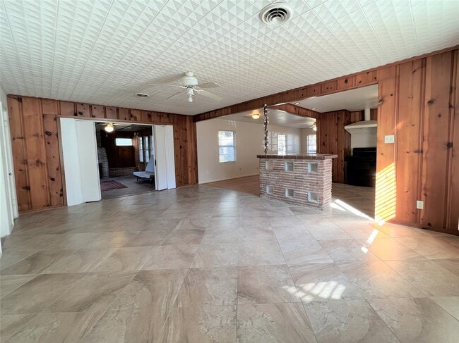 Building Photo - 1519 Johanna Dr