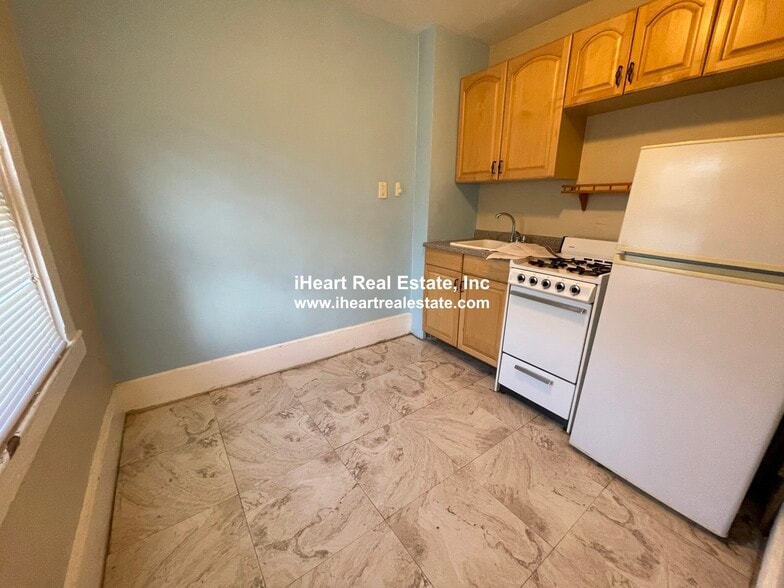 Building Photo - 57 Dwight St