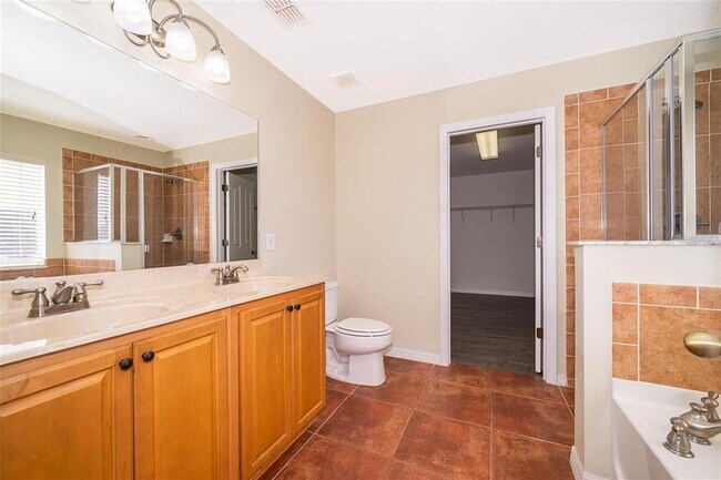 Building Photo - 337 Alfani St