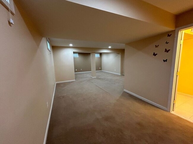 Building Photo - 40 Nugent Dr