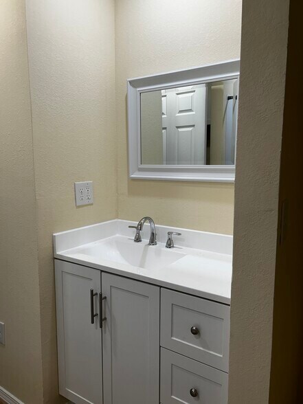 Building Photo - 2129 Turner Dr