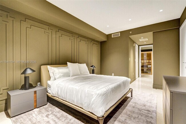 Building Photo - 1800 S Ocean Dr