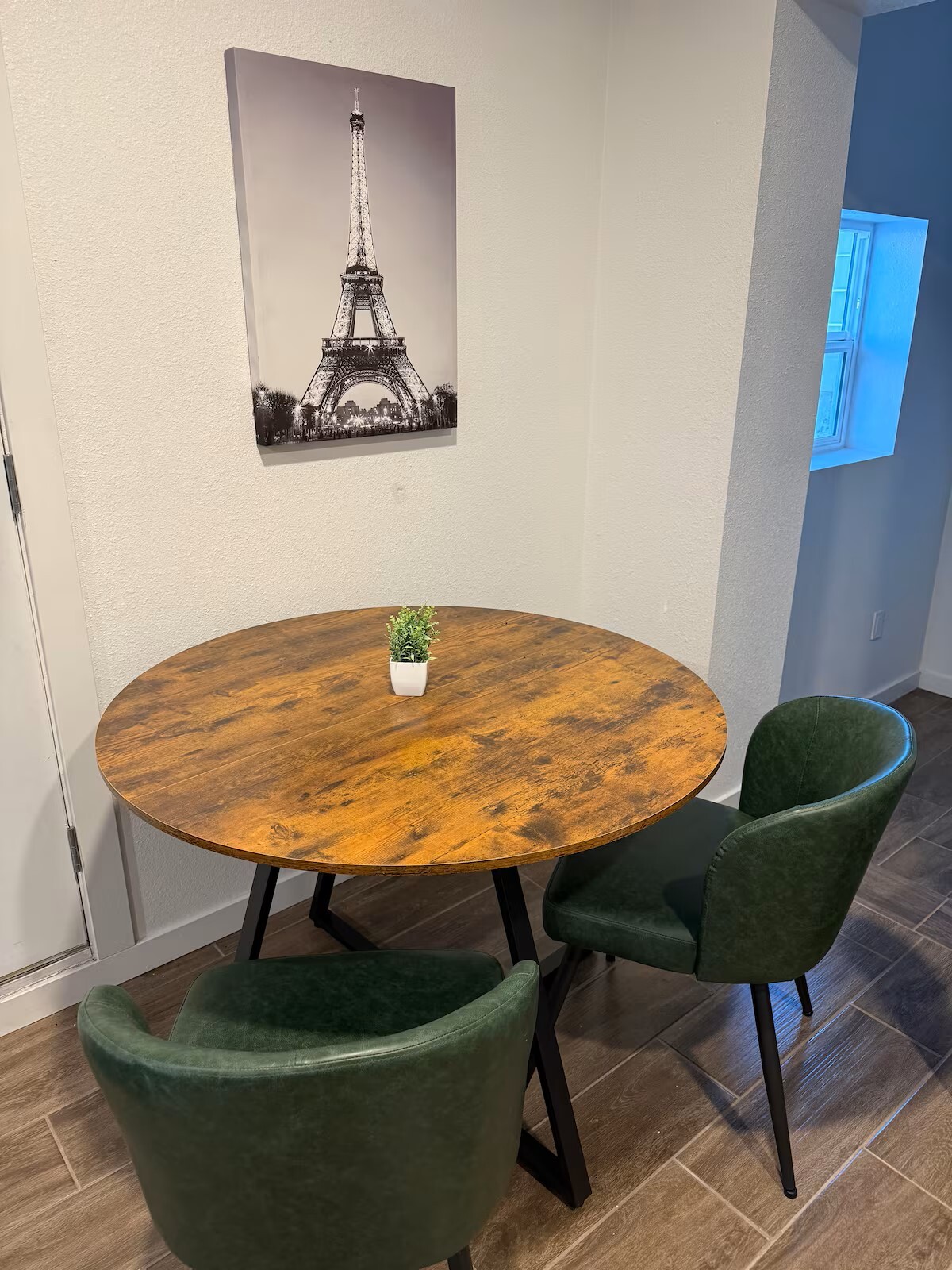 Building Photo - 3711 Nashville Ave