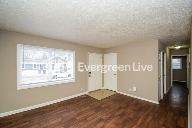 Building Photo - 8724 Montery Rd