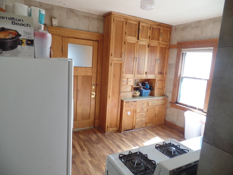 Building Photo - 3466 N Downer Ave