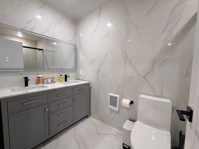 Building Photo - 27 Graham St