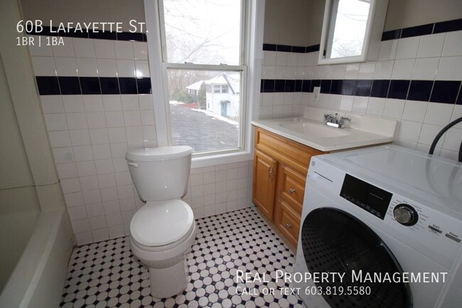 Building Photo - Spacious 1 Bedroom Apartment in Rochester!