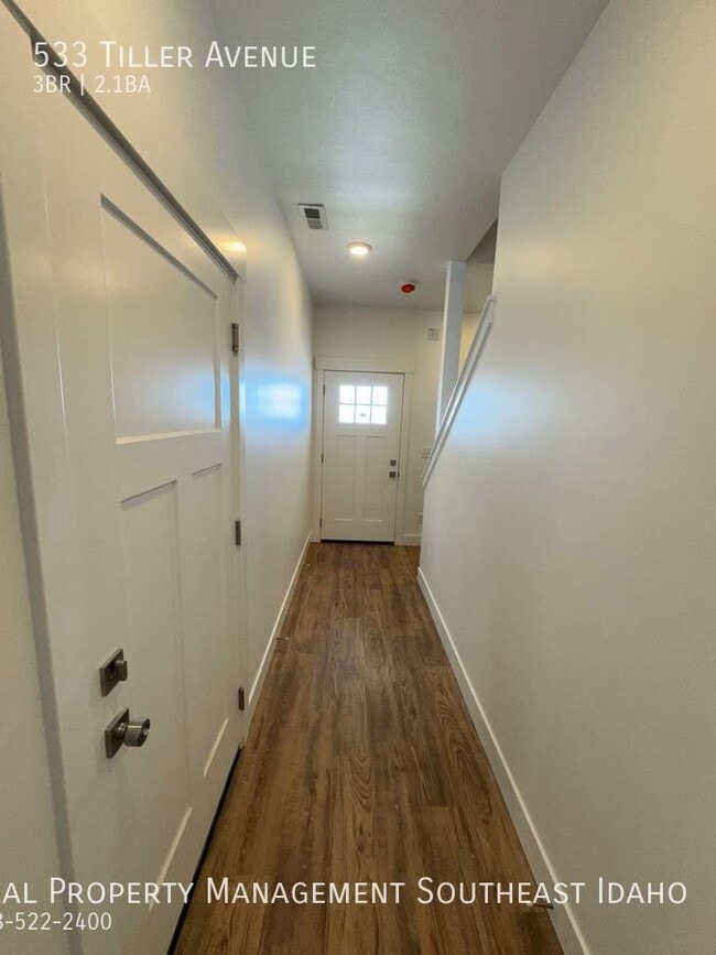Building Photo - 533 Tiller Ave