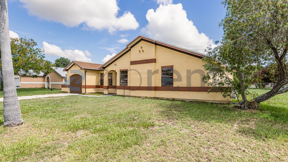 Building Photo - Unit