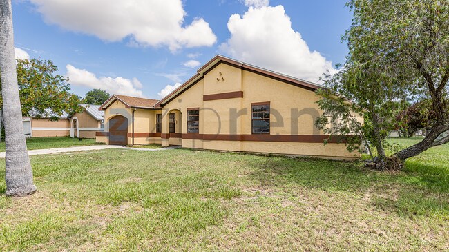 Building Photo - Unit
