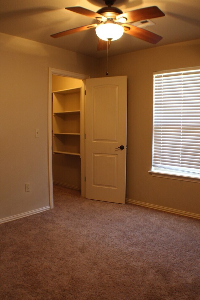 Building Photo - Bixby home available now!