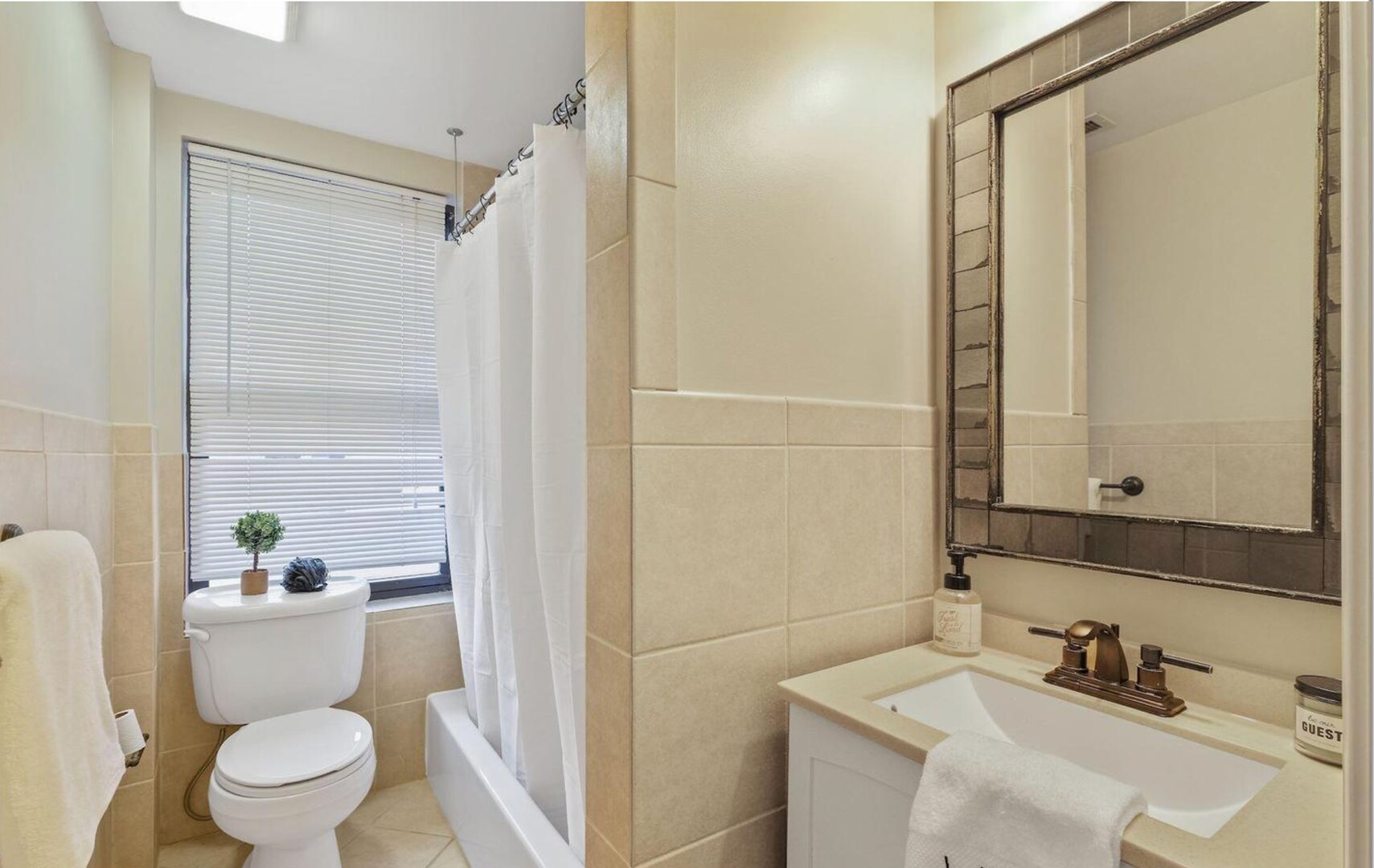 Building Photo - 3900 14th St NW