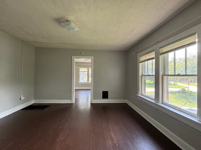 Building Photo - 207 Ensley Ave