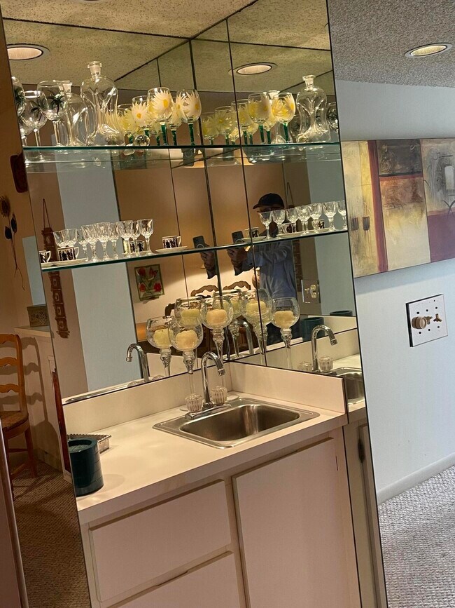 Building Photo - 1401 Pinecrest Cir