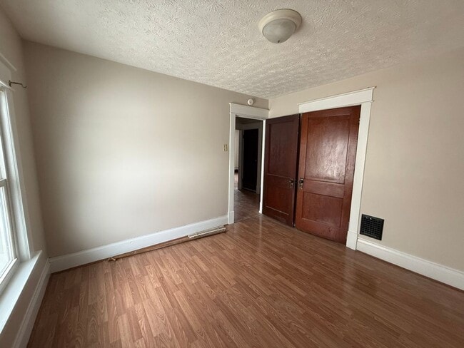 Building Photo - North Hill Area 4 Bedroom Home!! Tons of Charm!!