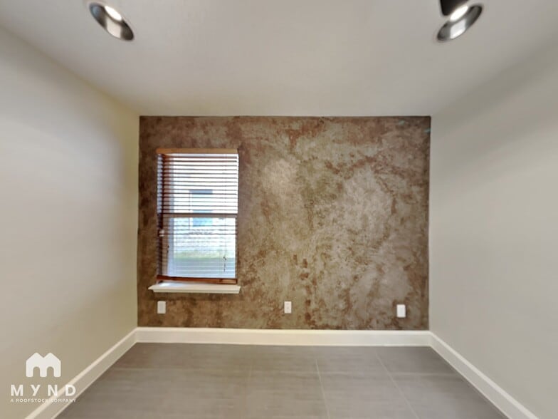 Building Photo - 5455 San Patricio Dr