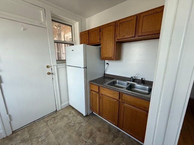 Building Photo - 5910 W 26th St