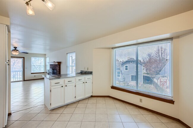 Building Photo - Beautiful Home in Summer Valley!