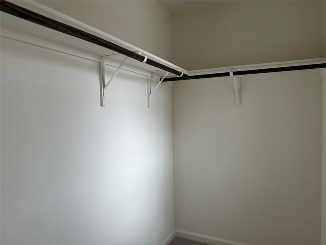 Building Photo - 129 Three Chimneys Ln