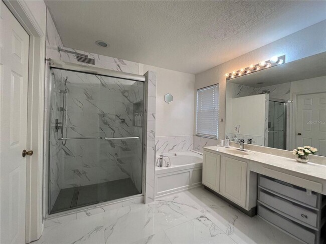 Building Photo - 8674 Abbotsbury Dr