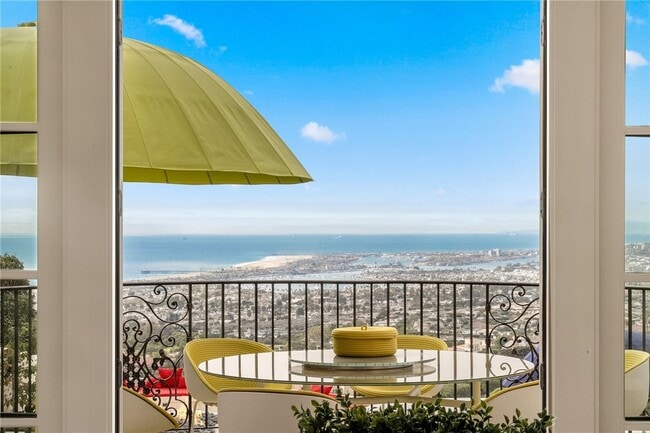 Building Photo - 9 Pelican Crest Dr