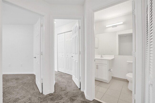 Building Photo - 4748 SW 63rd Terrace