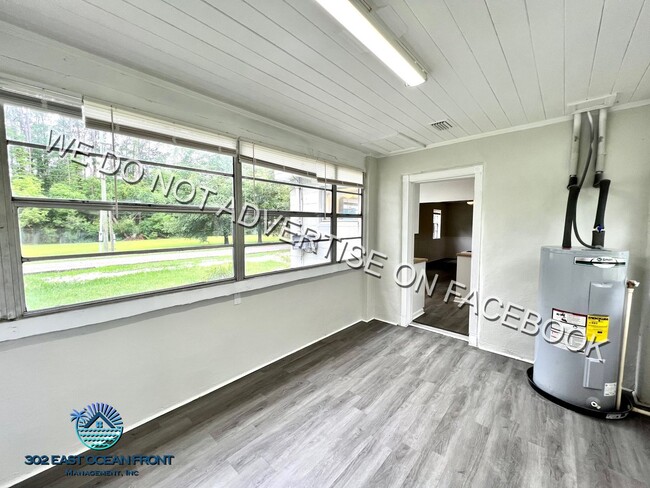 Building Photo - $200 OFF FIRST MONTH RENT - Lovely 3 Bedro...