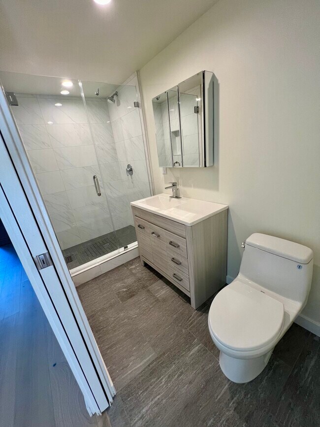 Building Photo - 2520 5th St