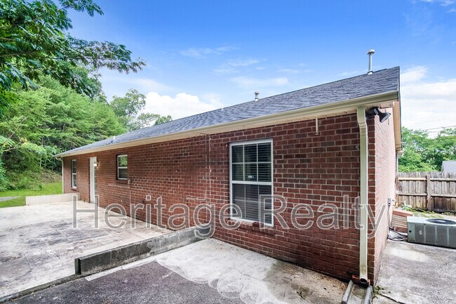 Building Photo - 1888 Explorer Ln