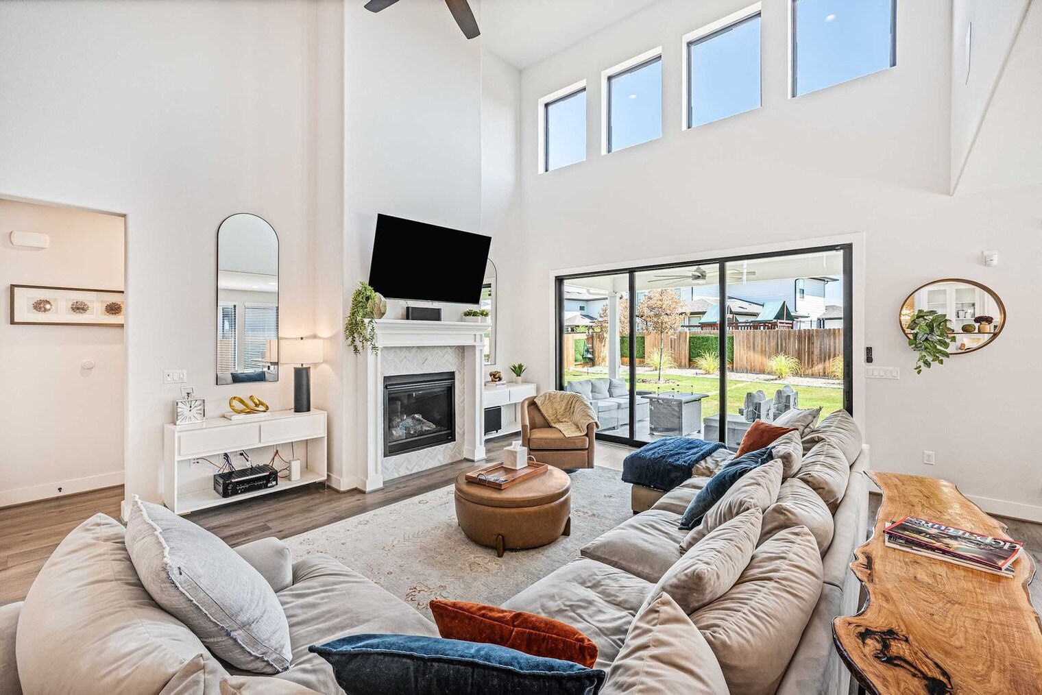 Building Photo - 8116 Hubble Walk