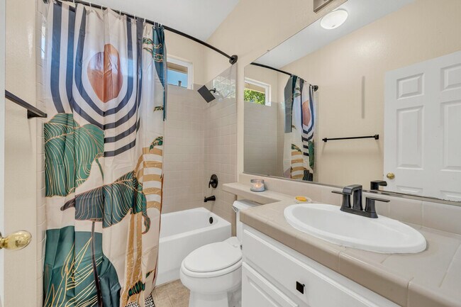 Building Photo - 9363 Willow Pond Cir