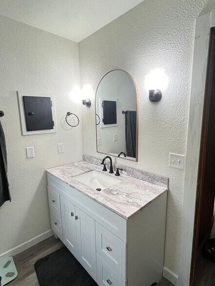 Bathroom - 214 E Cleburn St