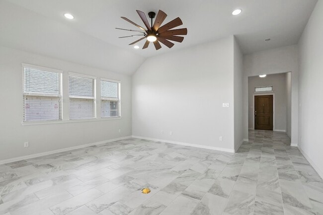 Building Photo - 912 Slate Ln