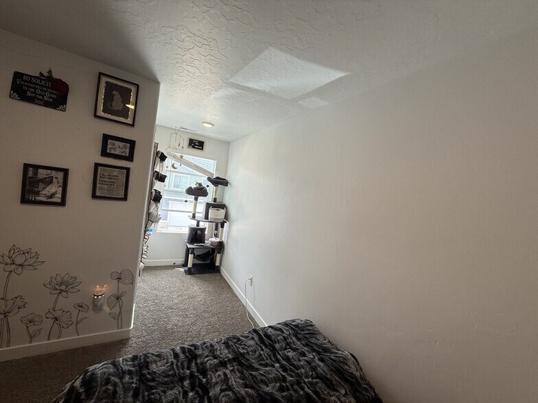 Building Photo - 1387 S 3720 E