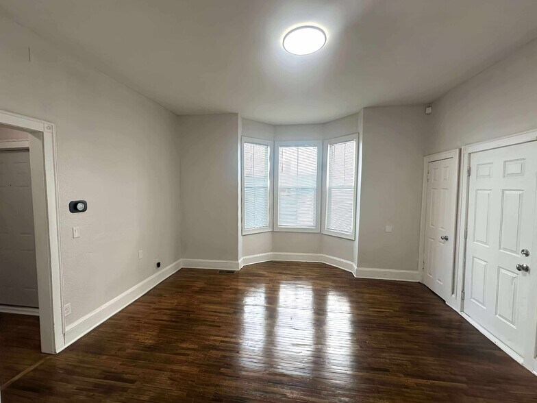 Building Photo - 360 Maria Ave