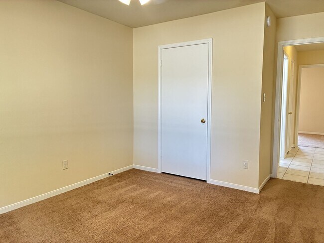 Building Photo - 11607 Lennington Dr