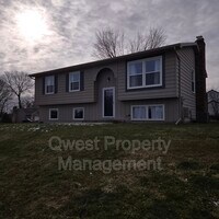 Building Photo - 3102 Winesap Dr NE