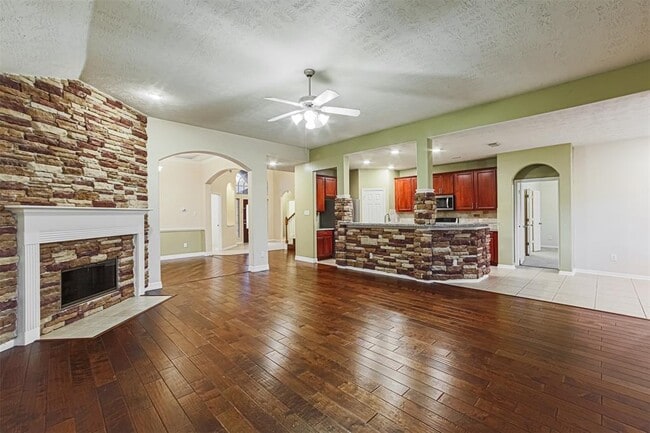 Building Photo - 24503 Jocelyn Park Ct