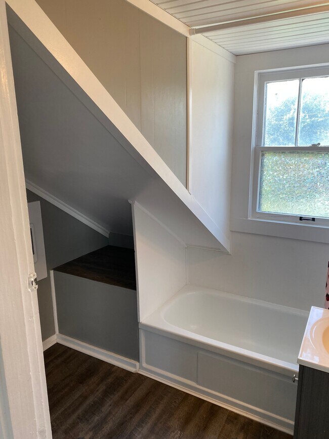 Building Photo - 1441 Luce St