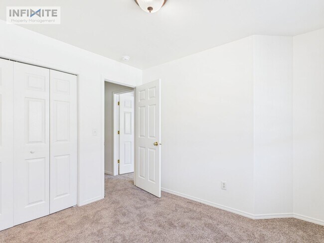 Building Photo - Refinished 3 Bedroom Off Of Durston