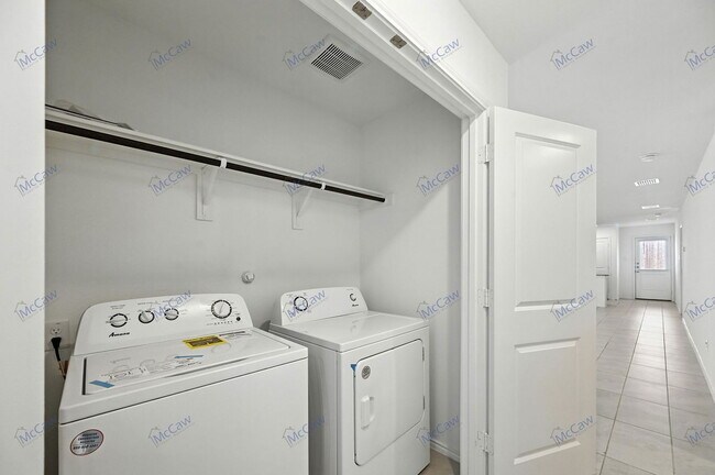 Building Photo - 9217 Grackle Pl