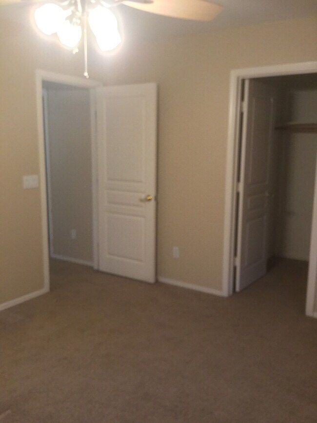 Building Photo - Excellent Gilbert Location!