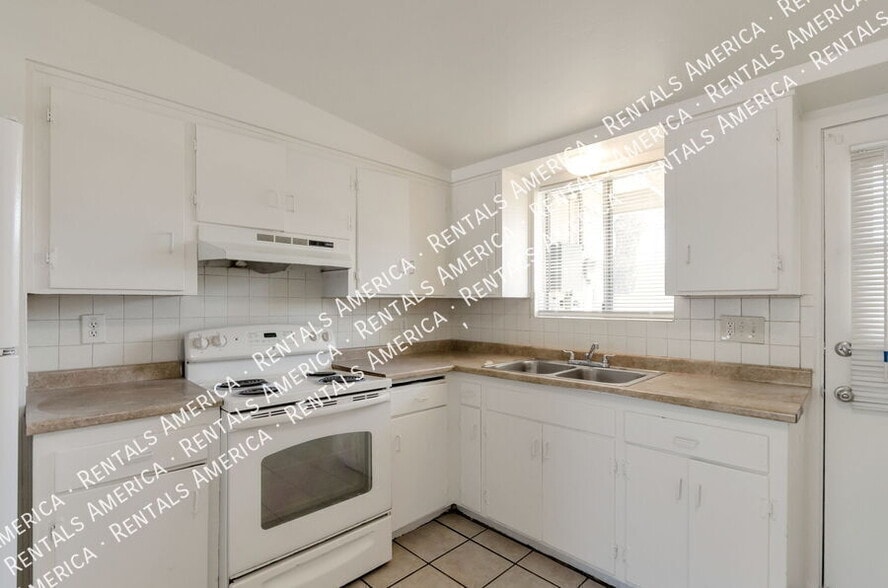 Building Photo - 3452 N Geronimo Ave