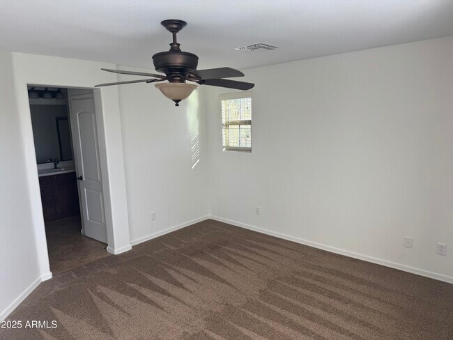 Building Photo - 3670 E Zachary Dr