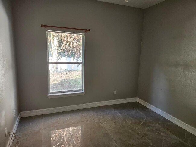 Building Photo - 647 Carey Way