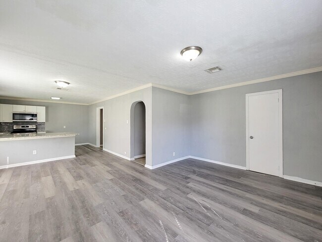 Building Photo - 2330 Cedar Dr