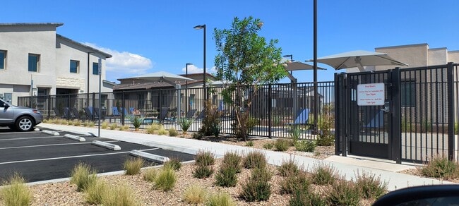 Building Photo - West Summerlin Townhouse - 1833-SqFt. - 3-beds, 2.5-baths, 2-car attached garage, Gated Comm.