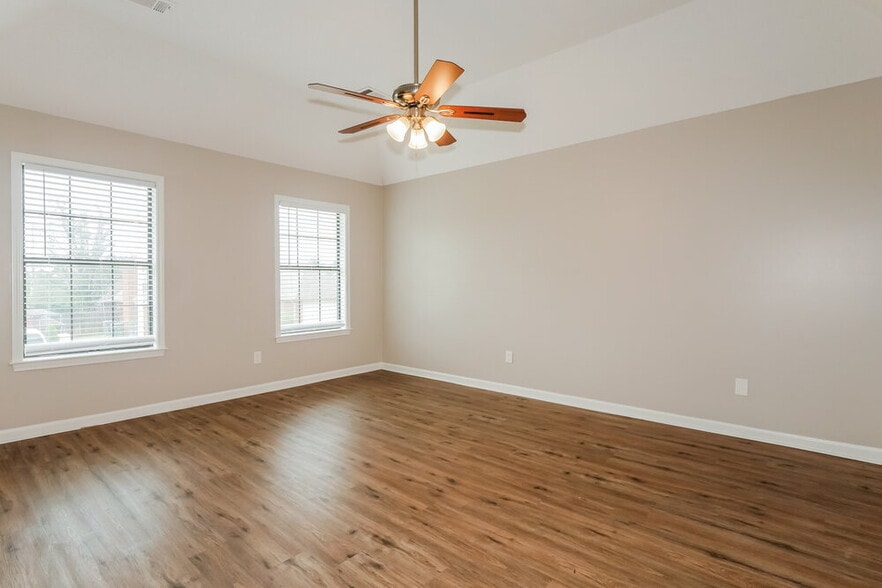Building Photo - 7733 Deerfield Trce