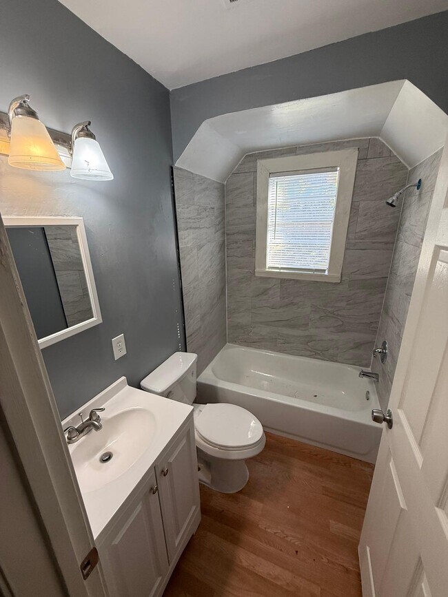 Building Photo - 293 W Waldorf Ave