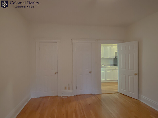 Building Photo - 6 Camelot Ct